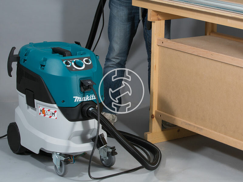 Makita VC4210M száraz-nedves porszívó