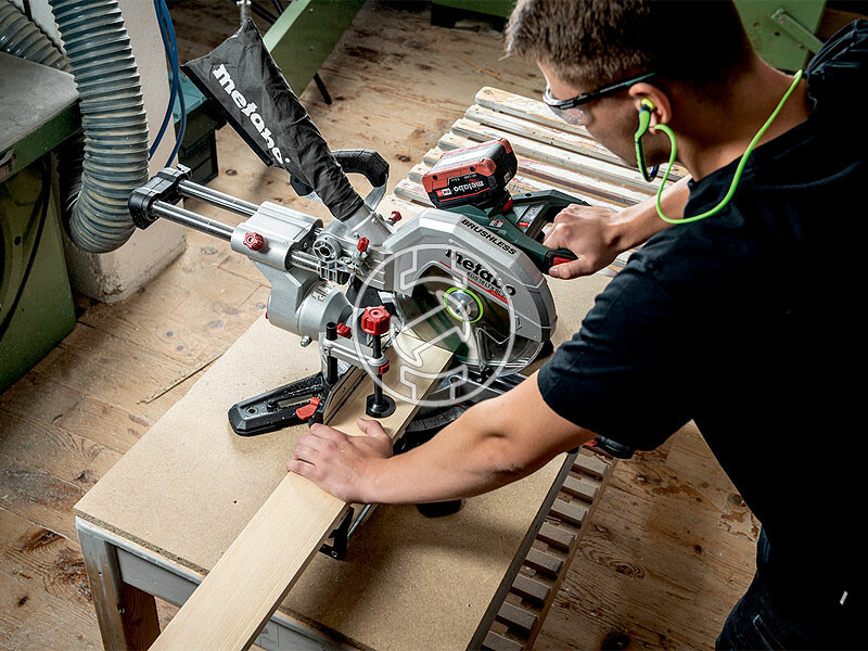 Metabo KGS 18 LTX BL 254 akkus gérvágó