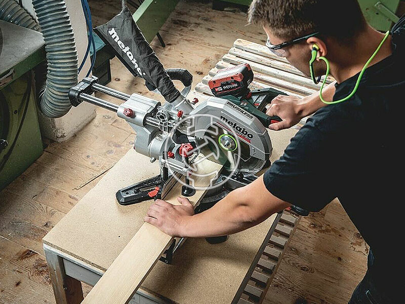 Metabo KGS 18 LTX BL 254 akkus gérvágó