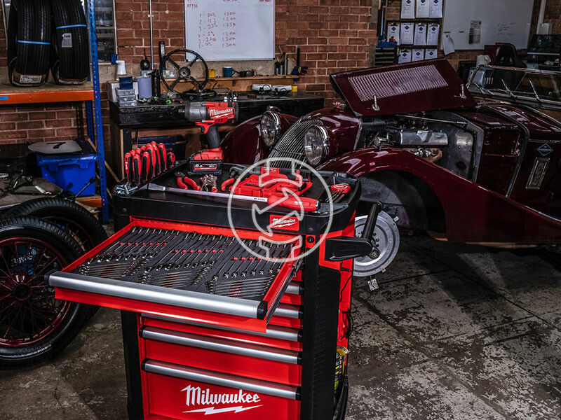 Milwaukee 30 inch/78 cm 7 fiókos acél szerszámos kocsi