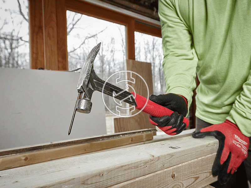 Milwaukee 570 g-os egyenes acél szeghúzó kalapács