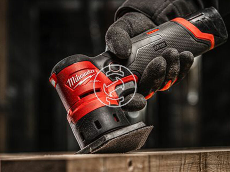 Milwaukee 67x92 HL G80 tépőzáras deltacsiszolólap 12 db + csiszolótalp védővel