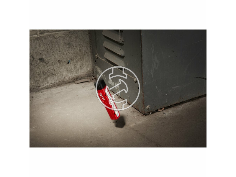 milwaukee_akkus_alkali_szort_fenyu_lampa_fl_led_2xaa_4.jpg 4933464824