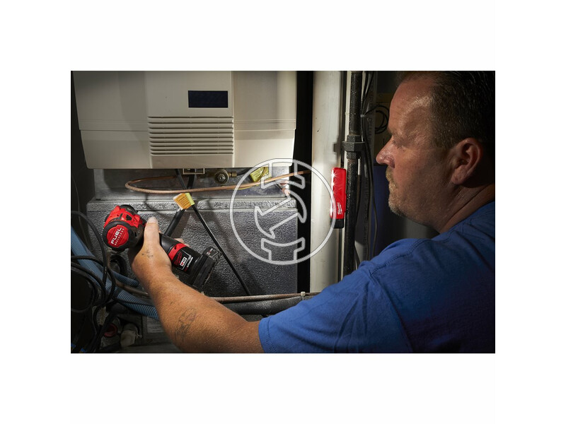 milwaukee_akkus_alkali_szort_fenyu_lampa_fl_led_2xaa_5.jpg 4933464824