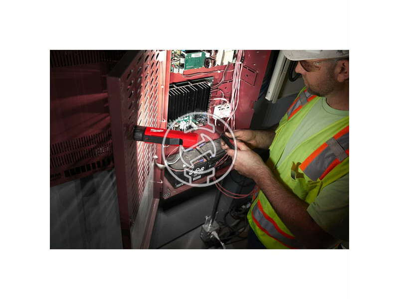 milwaukee_akkus_alkali_szort_fenyu_lampa_fl_led_2xaa_7.jpg 4933464824