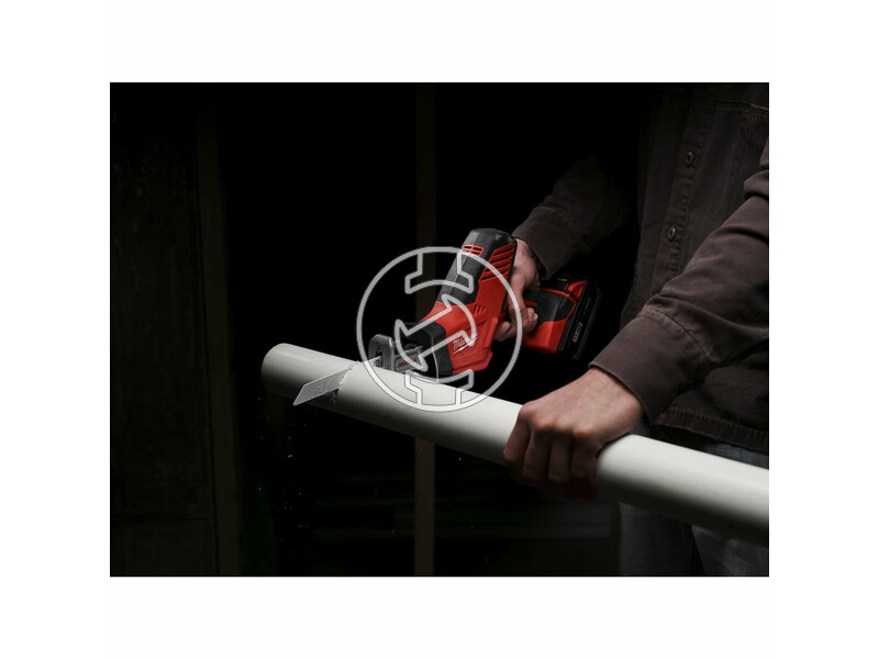 milwaukee_c18_hz_0x_akkus_univerzalis_hackzall_furesz_akku_es_tolto_nelkul_20.jpg 4933459575