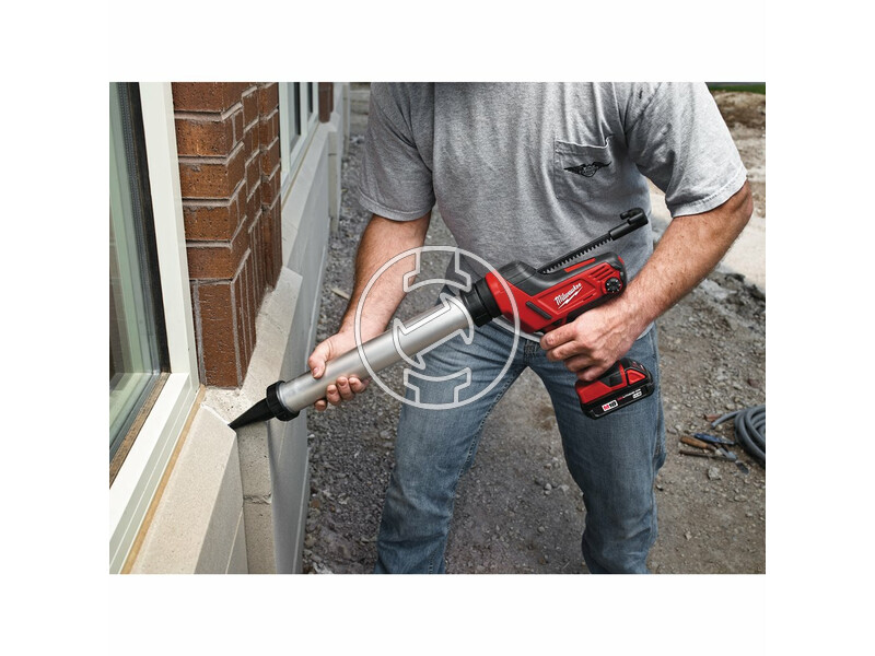 milwaukee_c18_pcg600a_201b_akkus_heavy_duty_tomitoanyag_es_ragasztopisztoly_1_x_20_ah_li_ion_akkuval_8.jpg 4933441305