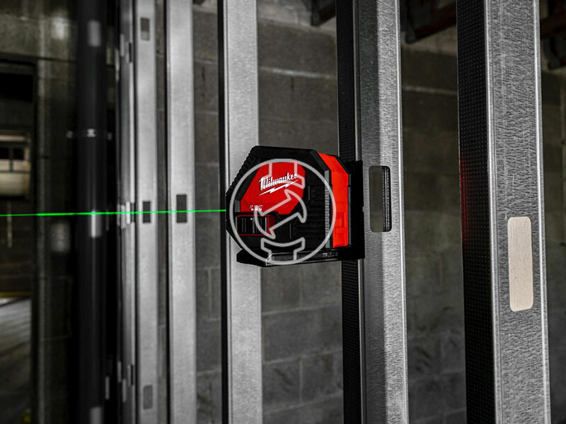 Milwaukee CLL-C vonallézer kofferben