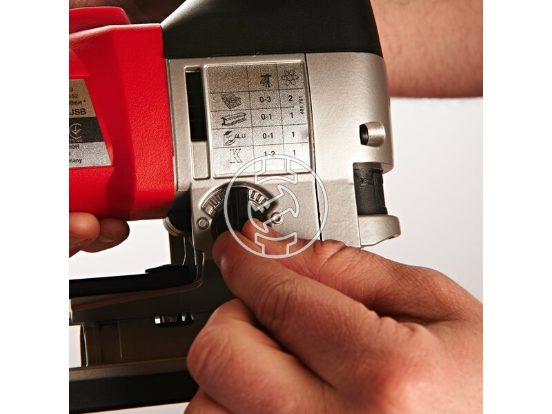 milwaukee_hd18_jsb_402c_akkus_szurofuresz_2_x_40_ah_li_ion_akkuval_8.jpg 4933426660