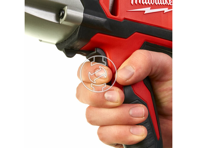 milwaukee_ipwe_400_r_utvecsavarozo_12_negyszog_befogassal_2.jpg 4933451524