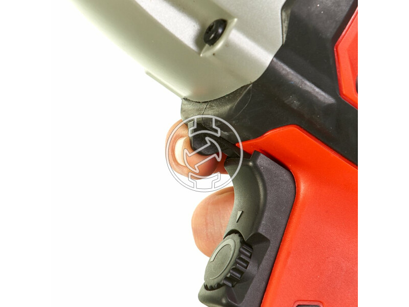 milwaukee_ipwe_400_r_utvecsavarozo_12_negyszog_befogassal_3.jpg 4933451524