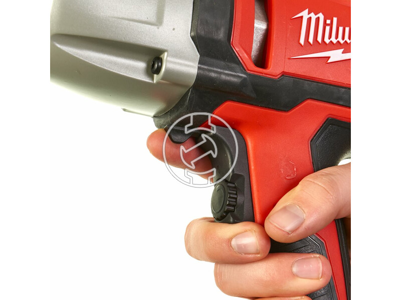 milwaukee_ipwe_520_r_utvecsavarozo_34_negyszog_befogassal_2.jpg 4933451525