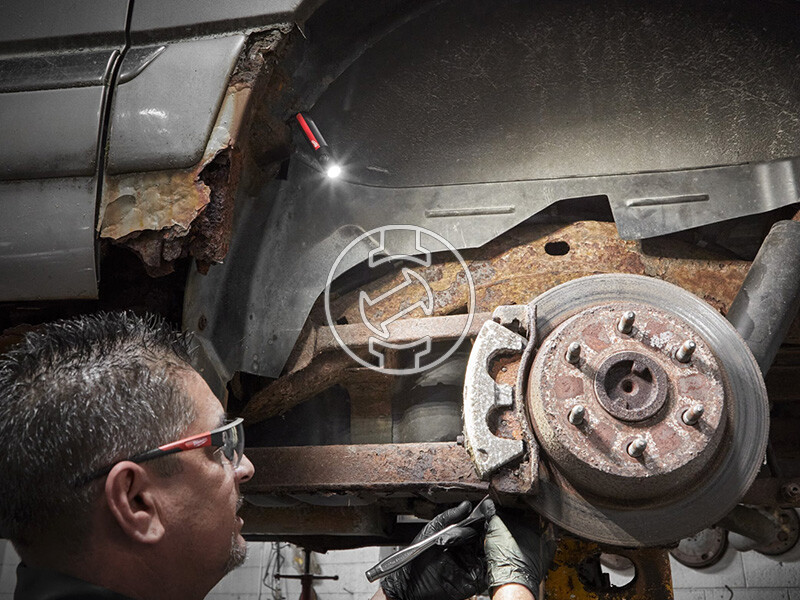 Milwaukee IR FL500 akkus zseblámpa