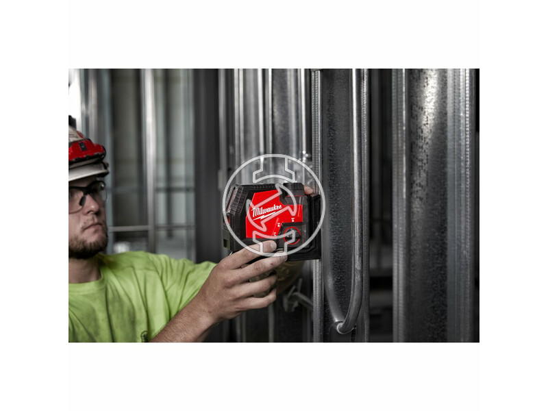 4933478099 milwaukee_l4_cllp_301c_ujratoltheto_2_vonalas_keresztvetito_es_pontlezer_zold_8