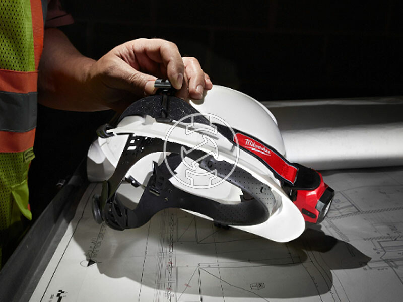 Milwaukee L4 FMHLLED-302 akkus fejlámpa