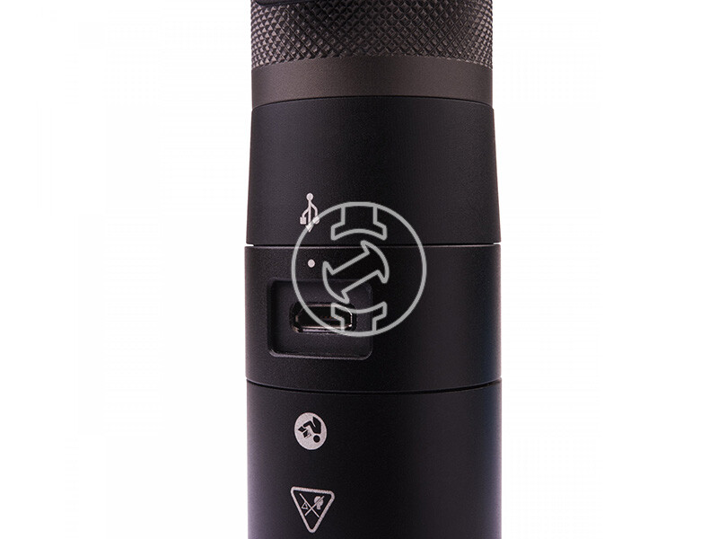 Milwaukee L4FMLED-301 800L akkus zseblámpa