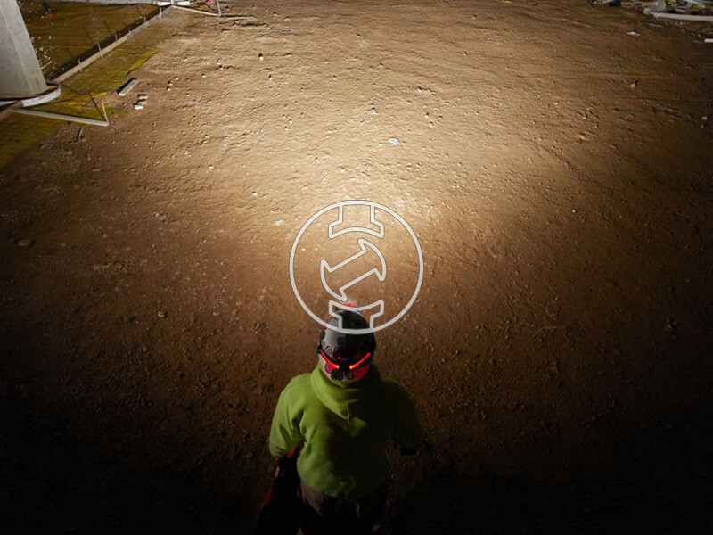 Milwaukee L4HL-301 akkus fejlámpa