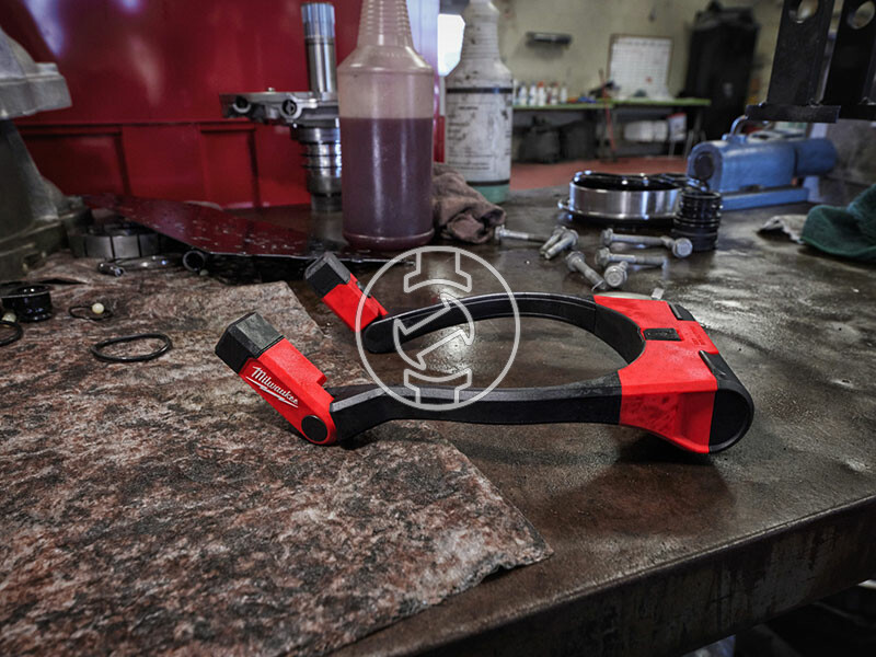 Milwaukee L4NL400-301 akkus fejlámpa