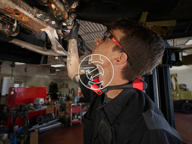 Milwaukee L4NL400-301 akkus fejlámpa