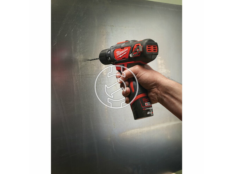milwaukee_m12_bdd_152c_akkus_szuperkompakt_furo_csavarozo_2_x_15_ah_li_ion_akkuval_16.jpg 4933451460