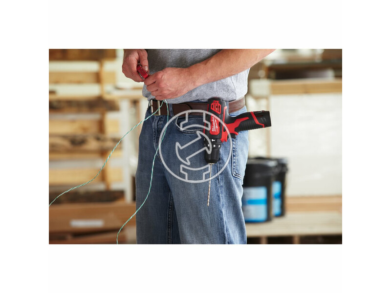 milwaukee_m12_bpd_202x_akkus_szuperkompakt_utvefuro_csavarozo_2_x_20_ah_li_ion_akkuval_21.jpg 4933446045