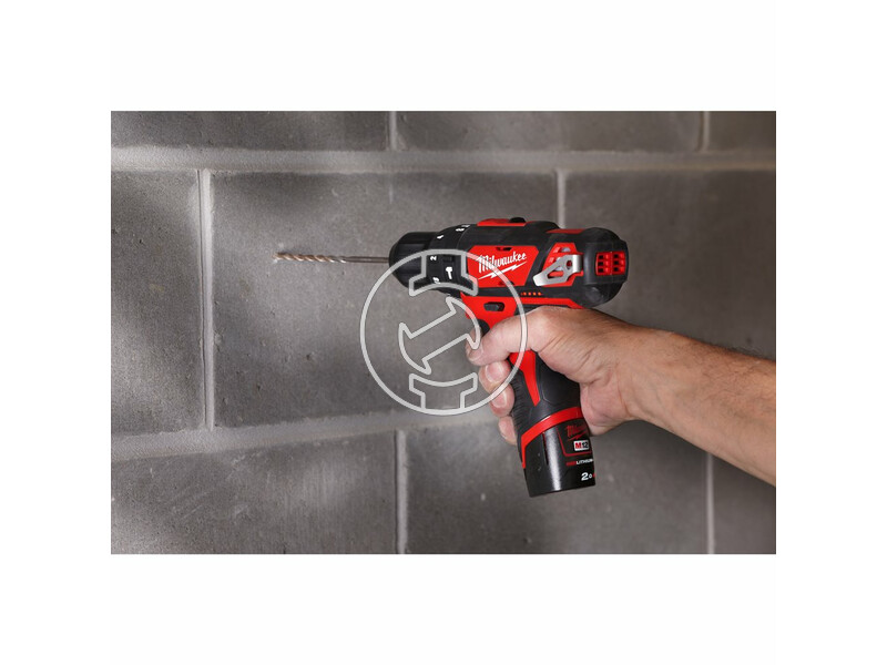 milwaukee_m12_bpd_202x_akkus_szuperkompakt_utvefuro_csavarozo_2_x_20_ah_li_ion_akkuval_22.jpg 4933446045
