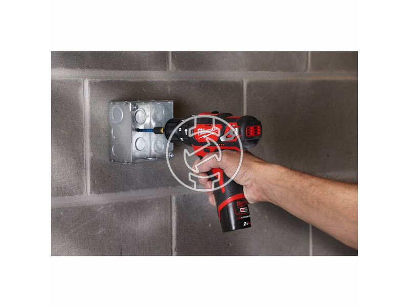 milwaukee_m12_bpd_202x_akkus_szuperkompakt_utvefuro_csavarozo_2_x_20_ah_li_ion_akkuval_23.jpg 4933446045