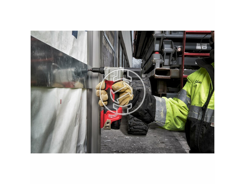 4933464405 milwaukee_m12_bprt_201x_akkus_popszegecselo_1_x_20_ah_li_ion_akkuval_12