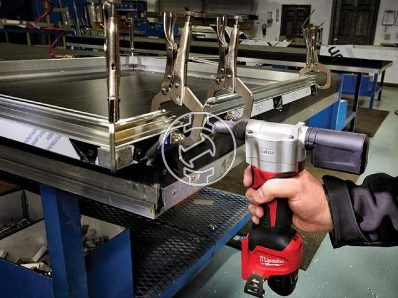 Milwaukee M12 BPRT-201X szuperkompakt popszegecselő