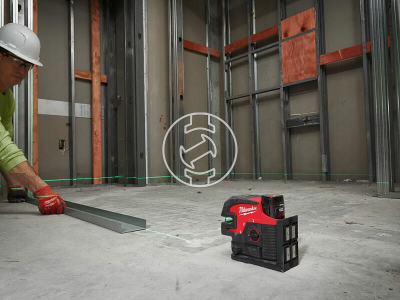 Milwaukee M12 CLL4P-0C vonallézer kofferben (akku és töltő nélkül)