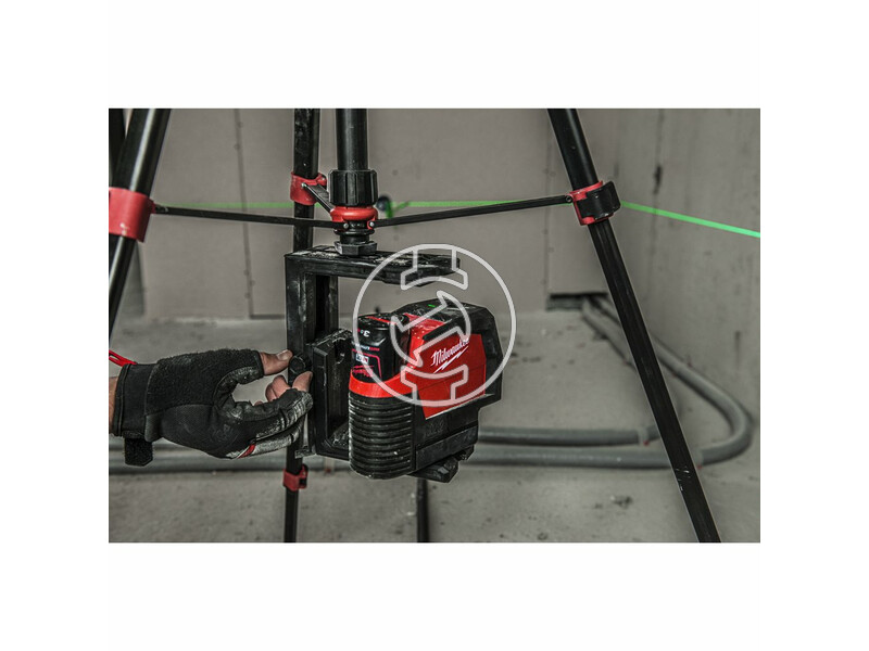 4933478101 milwaukee_m12_cllp_0c_akkus_2_vonalas_keresztvetito_es_pontlezer_zold_akku_es_tolto_nelkul_18