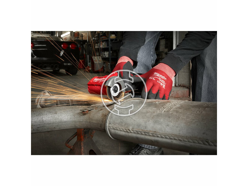 4933464619 milwaukee_m12_fcot_422x_fuel_akkus_szuperkompakt_vagoszerszam_1_x_20_ah_es_1_x_40_ah_li_ion_akkuval_11