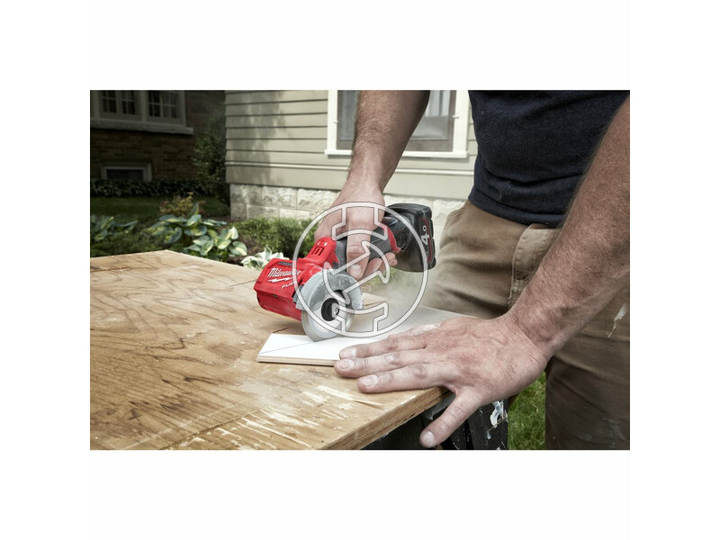 4933464619 milwaukee_m12_fcot_422x_fuel_akkus_szuperkompakt_vagoszerszam_1_x_20_ah_es_1_x_40_ah_li_ion_akkuval_15