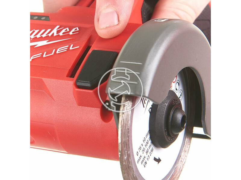 4933464619 milwaukee_m12_fcot_422x_fuel_akkus_szuperkompakt_vagoszerszam_1_x_20_ah_es_1_x_40_ah_li_ion_akkuval_5