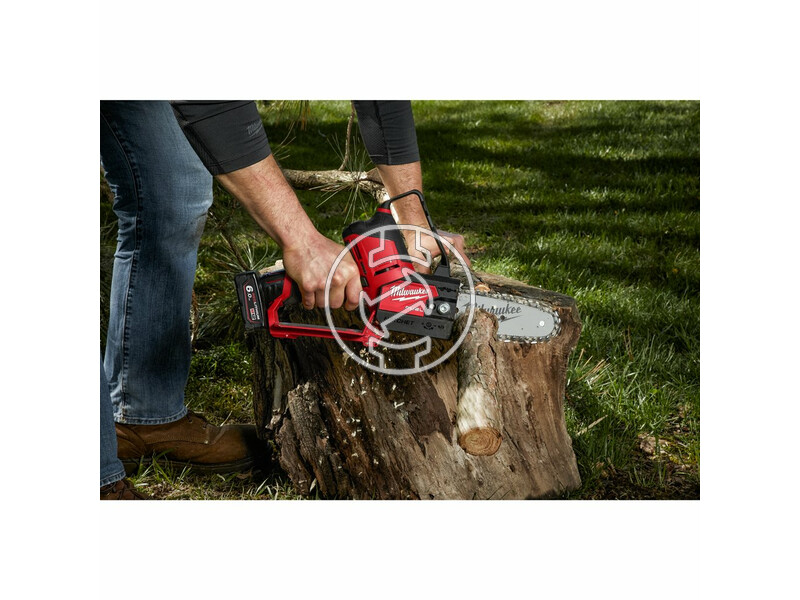 milwaukee_m12_fhs_602x_fuel_hatchet_akkus_szenkefe_nelkuli_lancfuresz_2_x_60_ah_li_ion_akkuval_12.jpg 4933472212