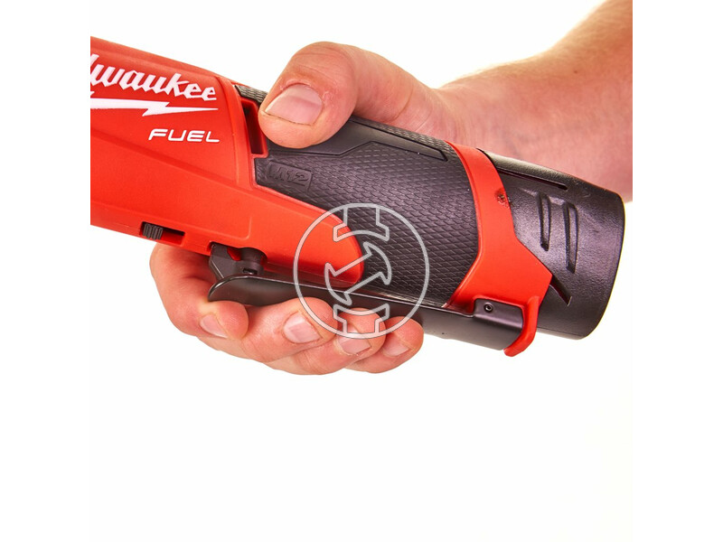 milwaukee_m12_fir38_201b_fuel_akkus_szuperkompakt_racsnis_csavarkulcs_38_1_x_20_ah_li_ion_akkuval_3.jpg 4933459798