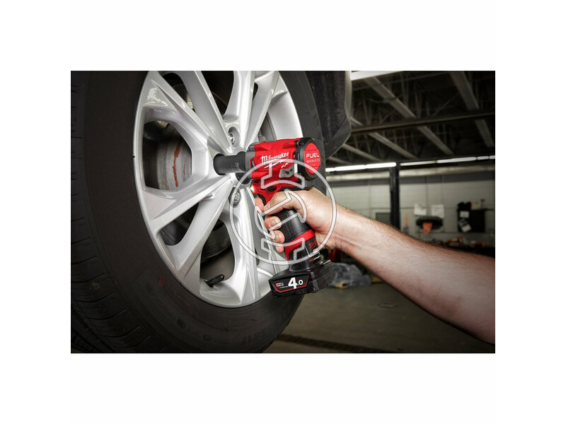 milwaukee_m12_fiw38_422x_fuel_akkus_szuperkompakt_utvecsavarozo_38_meghajtassal_1_x_20_ah_es_1_x_40_ah_li_ion_akkuval_11.jpg 4933464613