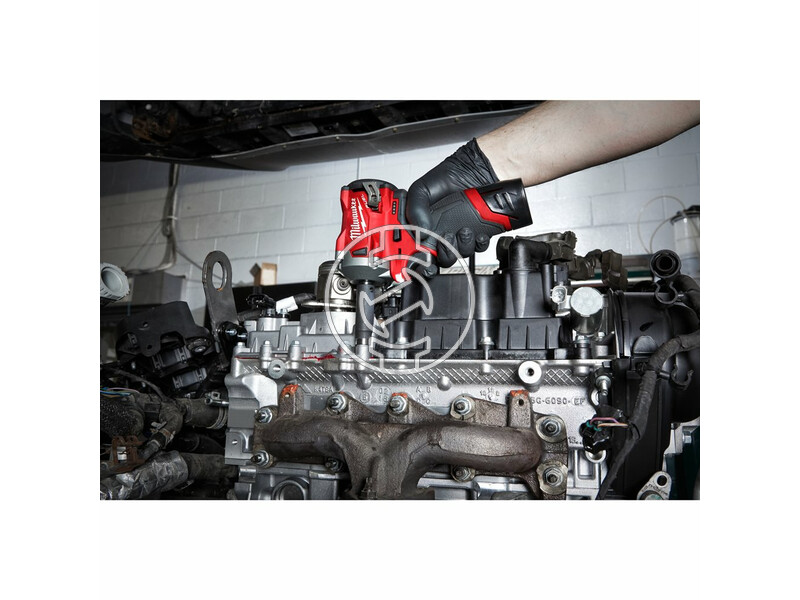 milwaukee_m12_fiw38_422x_fuel_akkus_szuperkompakt_utvecsavarozo_38_meghajtassal_1_x_20_ah_es_1_x_40_ah_li_ion_akkuval_2.jpg 4933464613