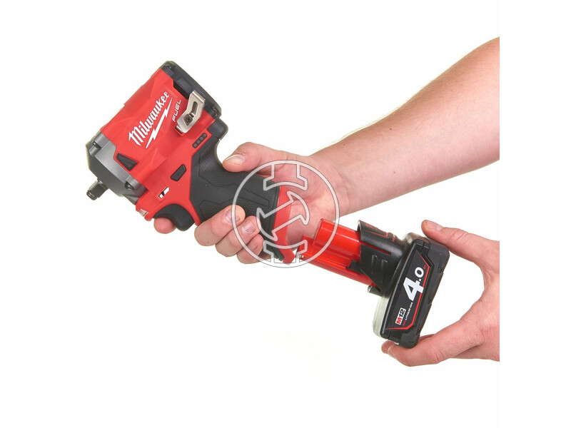 milwaukee_m12_fiw38_422x_fuel_akkus_szuperkompakt_utvecsavarozo_38_meghajtassal_1_x_20_ah_es_1_x_40_ah_li_ion_akkuval_7.jpg 4933464613