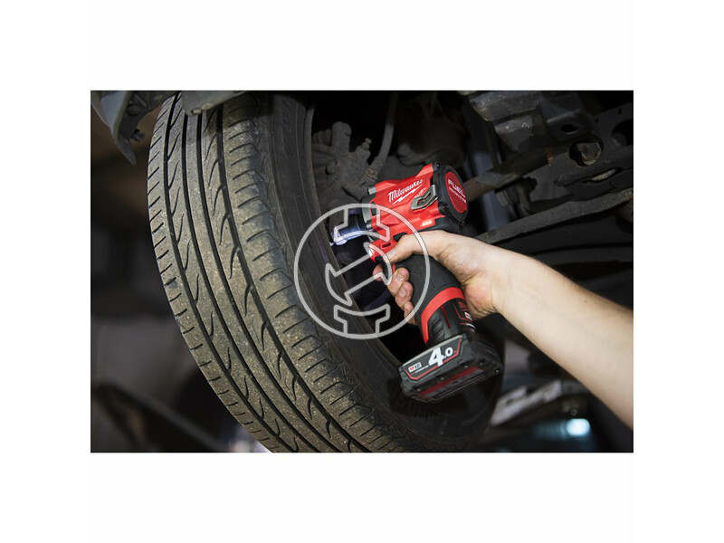 milwaukee_m12_fiw38_422x_fuel_akkus_szuperkompakt_utvecsavarozo_38_meghajtassal_1_x_20_ah_es_1_x_40_ah_li_ion_akkuval_8.jpg 4933464613