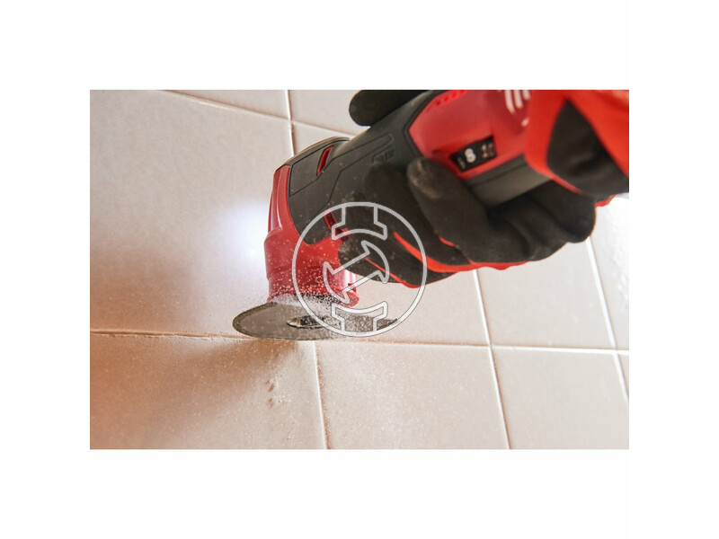 milwaukee_m12_fmt_422x_fuel_akkus_szenkefe_nelkuli_multitool_1_x_20_ah_es_1_x_40_ah_li_ion_akkuval_20.jpg 4933472239