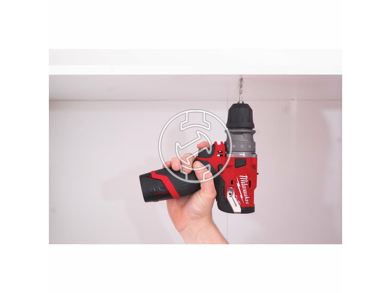 4933464138 milwaukee_m12_fpdxkit_202x_fuel_akkus_szuperkompakt_leveheto_tokmanyu_utvefuro_csavarozo_2_x_20_ah_li_ion_akkuval_19