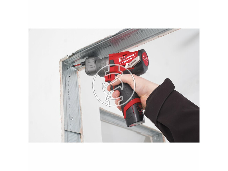 4933464138 milwaukee_m12_fpdxkit_202x_fuel_akkus_szuperkompakt_leveheto_tokmanyu_utvefuro_csavarozo_2_x_20_ah_li_ion_akkuval_1