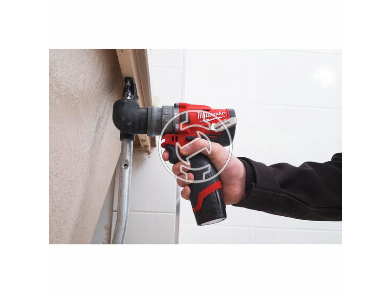 4933464138 milwaukee_m12_fpdxkit_202x_fuel_akkus_szuperkompakt_leveheto_tokmanyu_utvefuro_csavarozo_2_x_20_ah_li_ion_akkuval_2