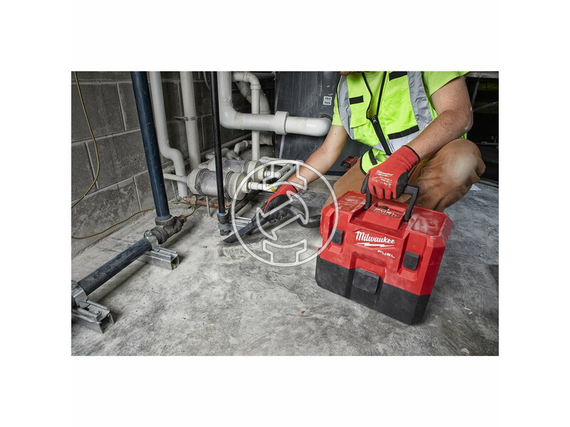 milwaukee_m12_fvcl_0_fuel_akkus_szenkefe_nelkuli_nedves_szaraz_porszivo_akku_es_tolto_nelkul_5.jpg 4933478186