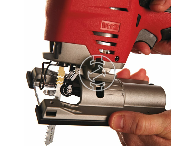 milwaukee_m12_js_402b_akkus_szuperkompakt_szurofuresz_2_x_40_ah_li_ion_akkuval_4.jpg 4933441700