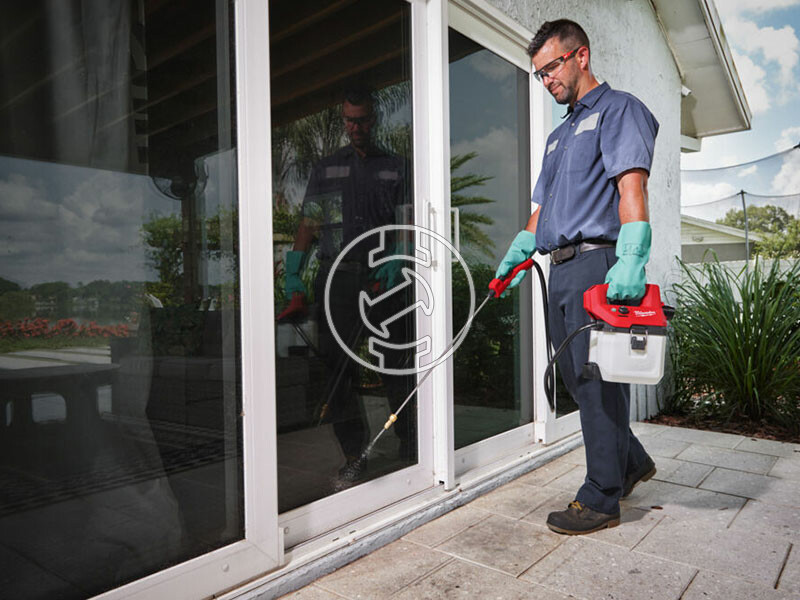 Milwaukee M12BHCS3L-201 akkus permetező 1 x 2Ah + töltő