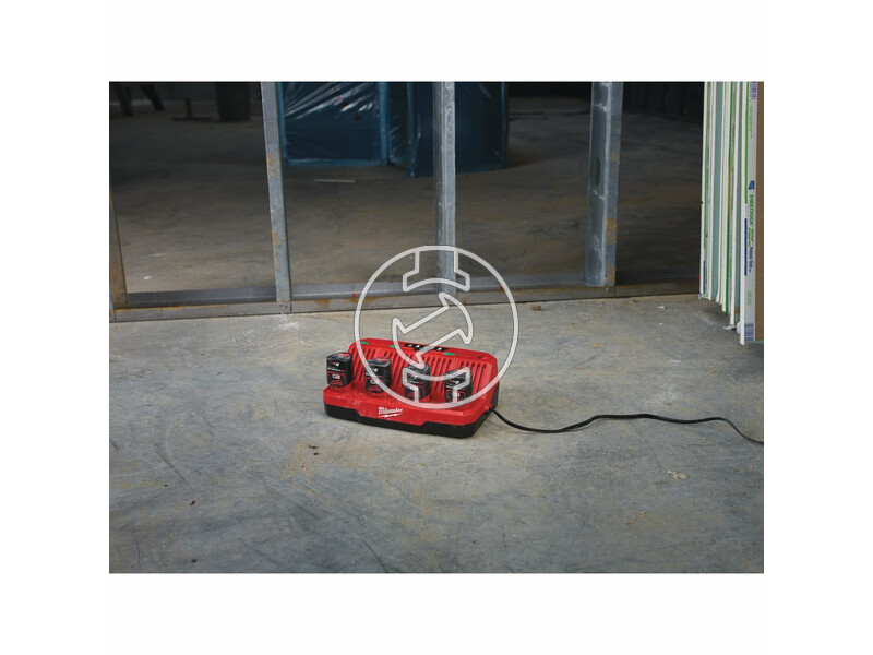 milwaukee_m12c4_4_soros_lithium_ion_akkumulator_tolto_12_v_4080_perc_1.jpg 4932430554