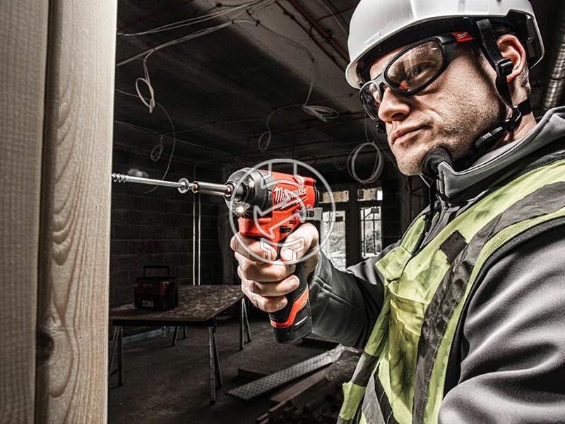 Milwaukee M12FID2-202X akkus ütvecsavarozó