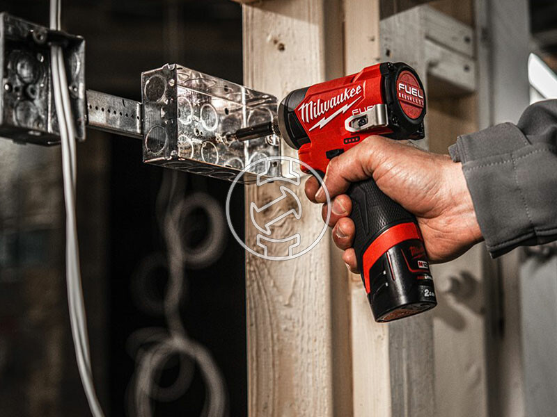 Milwaukee M12FID2-202X akkus ütvecsavarozó